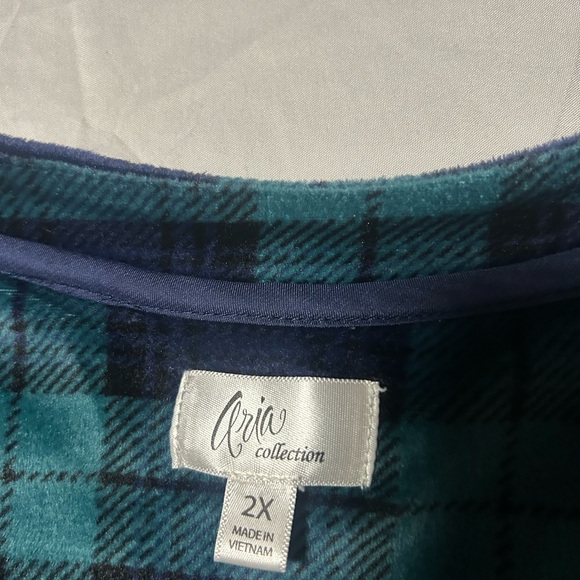 ARIA COLLECTION Green Blue Black Plaid Fleece Gown 2X Long Sleeves Buttoned Neck - Picture 6 of 8